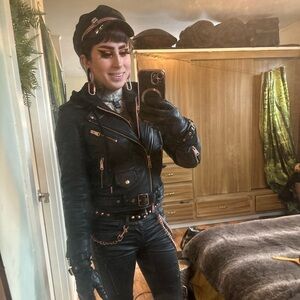 Meet your Posher, Ellie